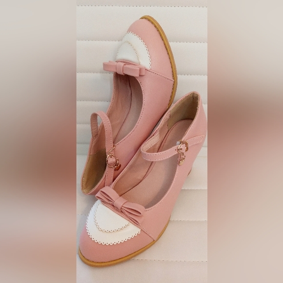 Cute Pink & Cream Heels with 3 inch heel - Picture 2 of 9